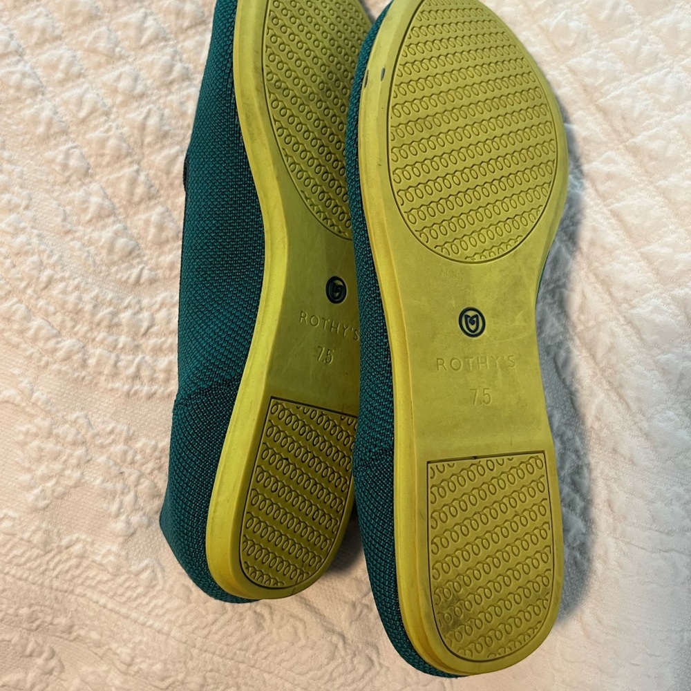 Green Rothy’s, size 7.5 - Picture 2 of 5